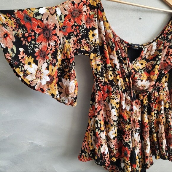 Vici Floral Fall Short Romper Bell Sleeve Cinch Waist Tassel Size S - Picture 9 of 13